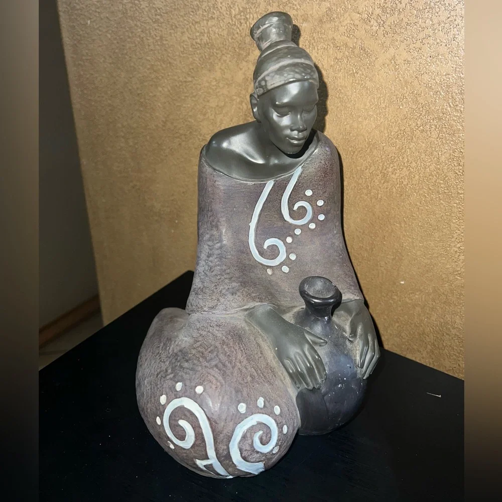 SEYMOUR MANN Handcrafted African Themed Figurine Woman With Pottery - Picture 4 of 12